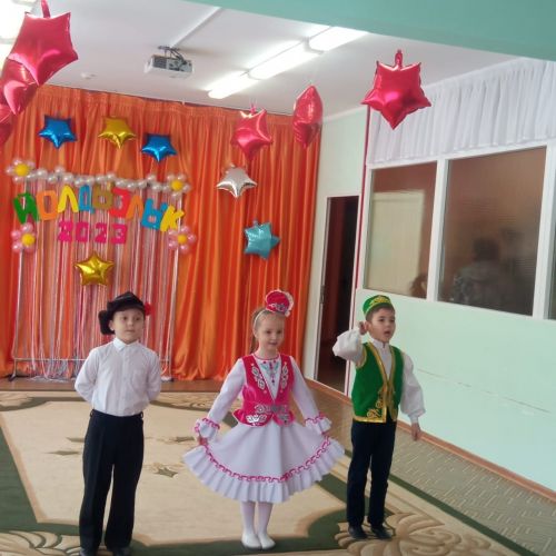 Районыбызның мәктәп һәм балалар бакчалары йолдызчыкларын «Йолдызлык»ка сайлыйлар (фотолар)