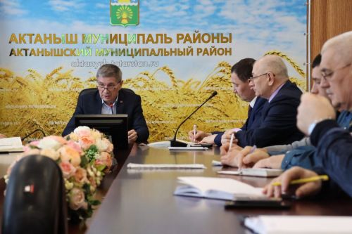 КӨН КАДАГЫНДА: Хакимияттә махсус комиссия утырышы узды
