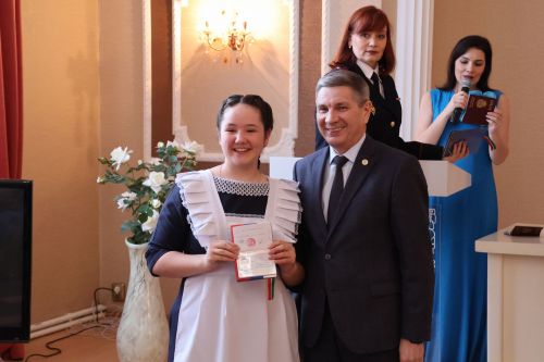 Шәхесне раслаучы документ тапланмасын, яшьләр!