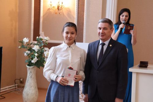 Шәхесне раслаучы документ тапланмасын, яшьләр!