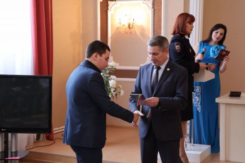 Шәхесне раслаучы документ тапланмасын, яшьләр!