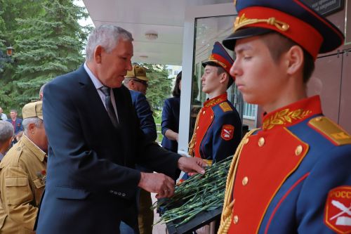 Махсус хәрби операциядә һәлак булган якташыбыз Раил Надриев- батырлык һәм горурлык үрнәге (фото һәм видео)