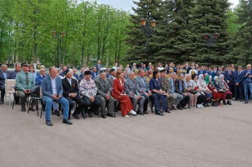 Махсус хәрби операциядә һәлак булган якташыбыз Раил Надриев- батырлык һәм горурлык үрнәге (фото һәм видео)
