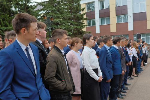 Махсус хәрби операциядә һәлак булган якташыбыз Раил Надриев- батырлык һәм горурлык үрнәге (фото һәм видео)