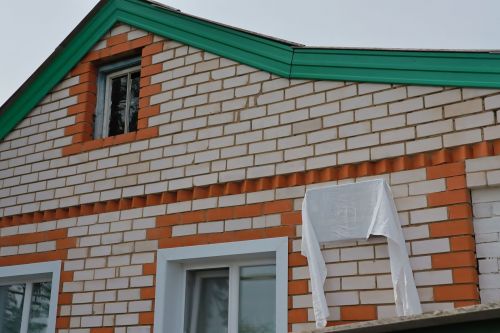 Кәзкәйдә Чечня сугышы ветераны, «Батырлык өчен» медале иясе Разил Вәлиев яшәгән йортка хәтер тактасы куелды (видео һәм фото)