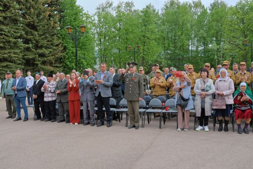 Махсус хәрби операциядә һәлак булган якташыбыз Раил Надриев- батырлык һәм горурлык үрнәге (фото һәм видео)