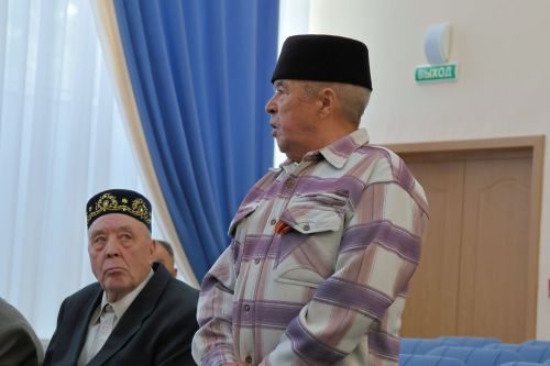 Актаныш районы башлыгы Ленар Зарипов сугыш чоры балалары белән очрашты