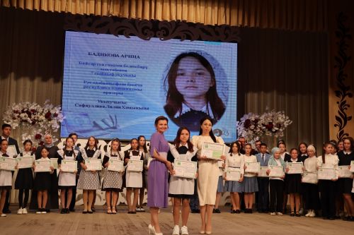 Яхшы укып, актив булсаң – тантанада данланасың...(+безнең фоторепортаж)