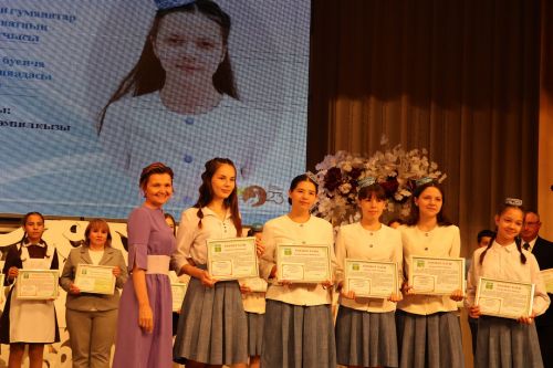 Яхшы укып, актив булсаң – тантанада данланасың...(+безнең фоторепортаж)