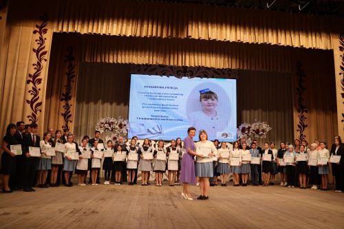 Яхшы укып, актив булсаң – тантанада данланасың...(+безнең фоторепортаж)