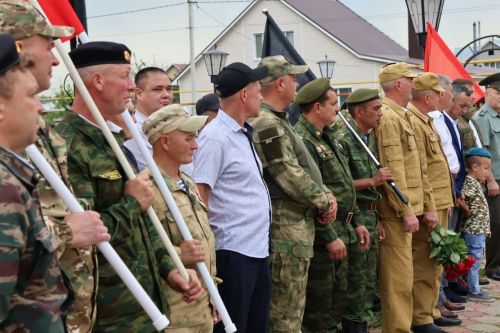 Районыбызның гаярь ир-егетләре сугыш хәрәкәтләре ветераннары көнендә Җиңү паркында очрашты