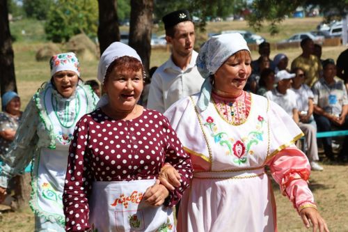 Авылларда гармун моңы: Актанышта Төбәкара гармунчылар фестивале уза (фото һәм видео)