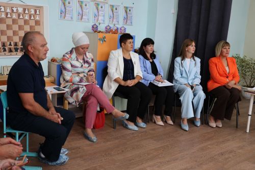 Укытучы һәм остазлар елы: Мәктәп директорлары аксакаллар белән киңәште (фотолар)