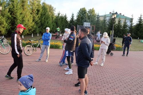 Россия флагы көнен гөрләтеп бәйрәм иттек: Кичке велойөреш белән тәмамладык
