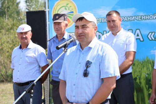 Хезмәте зурың хөрмәте дә зур- «Актаныш» агрофирмасы җитәкчесе алдынгыларны бүләкләде
