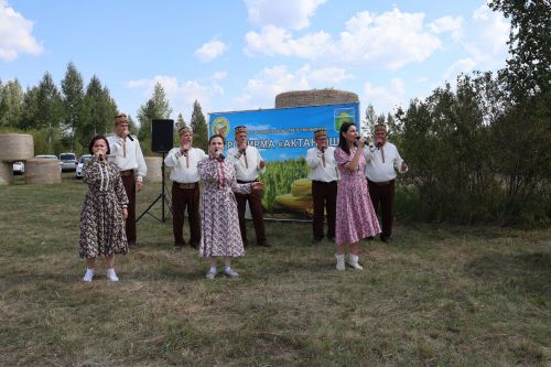 Хезмәте зурың хөрмәте дә зур- «Актаныш» агрофирмасы җитәкчесе алдынгыларны бүләкләде