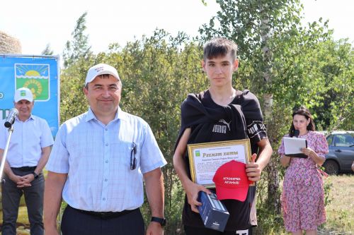 Хезмәте зурың хөрмәте дә зур- «Актаныш» агрофирмасы җитәкчесе алдынгыларны бүләкләде