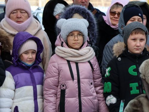 Махсус хәрби операциядә «Батырлык» ордены белән бүләкләнгән, Әфган сугышы ветераны Илсур Хәкимовка Әтәс авылында истәлек тактасы  куелды