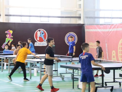 Кыш бабай призына өстәл теннисы ярышы