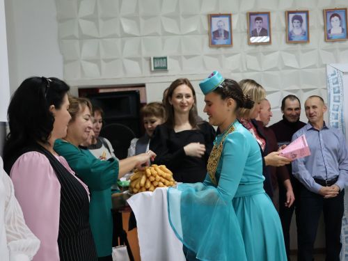 Сәфәр мәктәбендә кул эшләре күргәзмәсе (фотолар)