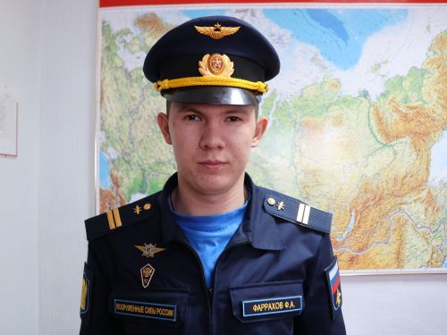 Белгородтагы Һава-космик көчләр частеннан кайткан Фәнис Фәррахов: Армиядән соң горурлык хисе ташып тора