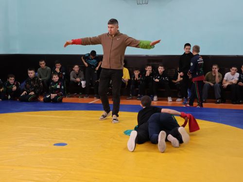 Хәсән Заманов исемендәге кадет мәктәбе «БлагоДарение» фонды белән төбәкара көрәш ярышы оештырды (фотолар)