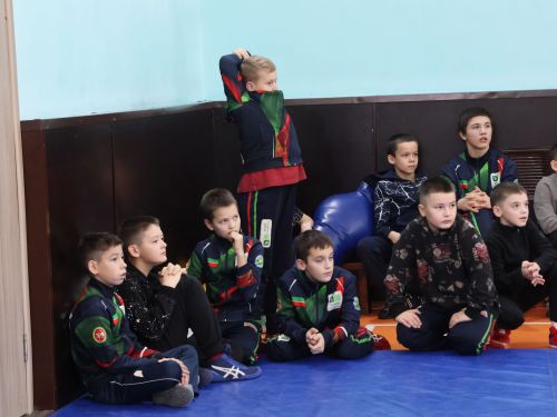 Хәсән Заманов исемендәге кадет мәктәбе «БлагоДарение» фонды белән төбәкара көрәш ярышы оештырды (фотолар)