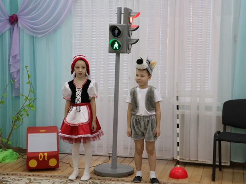 Бөтен гаилә белән юл буйлап!