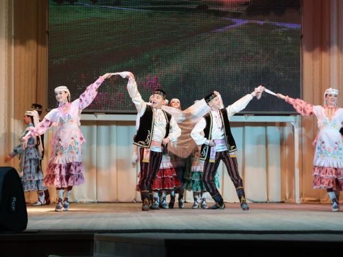 Кичә- Актанышта, иртәгә- Казанда: «Агыйдел» Дәүләт җыр һәм бию ансамбле еллык иҗат концерты белән чыгыш ясый