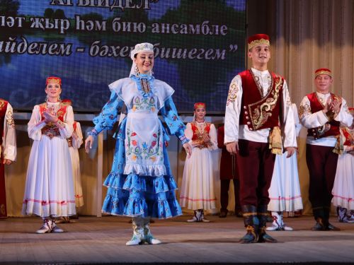 Кичә- Актанышта, иртәгә- Казанда: «Агыйдел» Дәүләт җыр һәм бию ансамбле еллык иҗат концерты белән чыгыш ясый