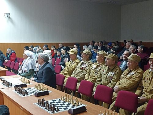 Сугышчан батырлыклары өчен «Кызыл Йолдыз» ордены белән бүләкләнгән батыр истәлегенә шахмат турниры узды.