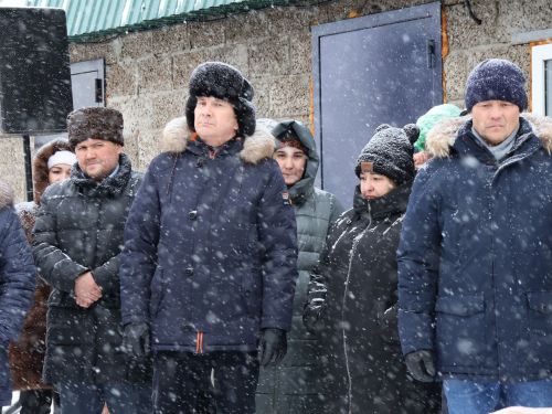 Исемең калыр җирдә җыр булып: Хәрби операциядәге егетләргә унынчы тапкыр гуманитар ярдәм илткәндә һәлак булган Алмаз Кашаповны соңгы юлга озаттылар