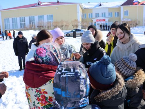 Мари Суыксуы авылы халкы Уярня бәйрәмендә кышны озатып язны каршы алды
