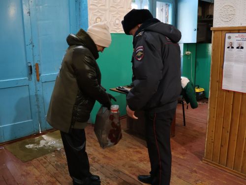 Татар Ямалысы авылы сайлаучыларын коймак пешереп каршы алдылар