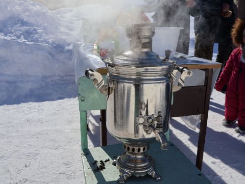 Мари Суыксуы авылы халкы Уярня бәйрәмендә кышны озатып язны каршы алды