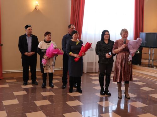 Яңа Кадермәттә алтын туй: Низамовлар гаиләсе бергә яшәүләренә 50 ел тулуны бәйрәм итте