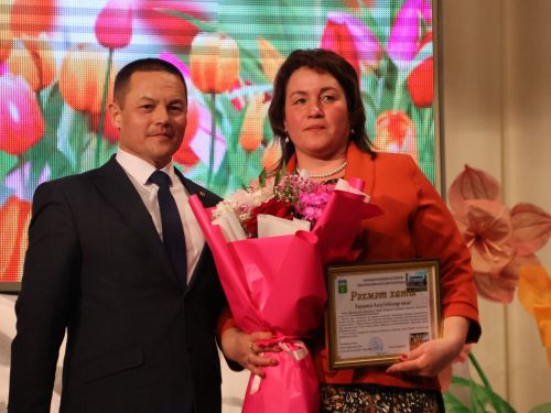 Нәфис Сәлимгәрәев авыл хуҗалыгы тармагында хезмәт куючы гүзәл затларга рәхмәтен белдерде