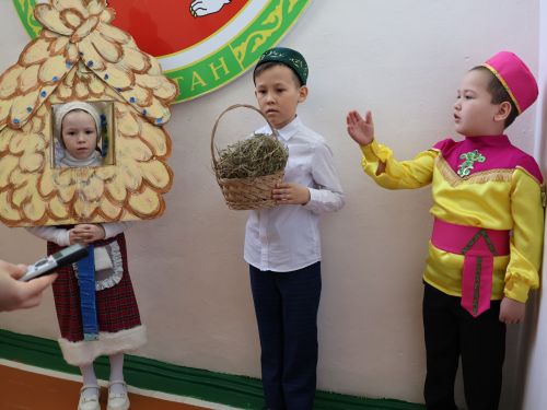 Туган тел аенда: Бүген Яңа Әлем мәктәбендә Габдулла Тукай исемендәге фәнни-гамәли укулар уза