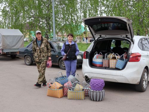 Безнең фоторепортажда язгы ярминкә мизгелләре