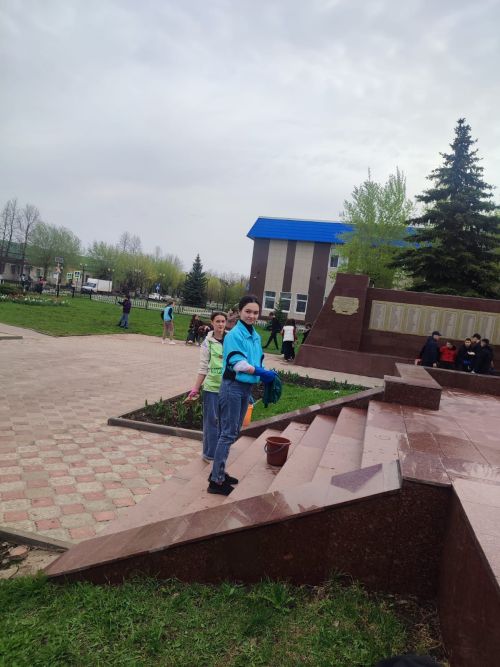 Актанышның икенче мәктәбе Җиңү паркын 9 май бәйрәменә әзерләде
