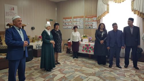 Без тарихта эзлебез: Ике Теләкәй очрашты
