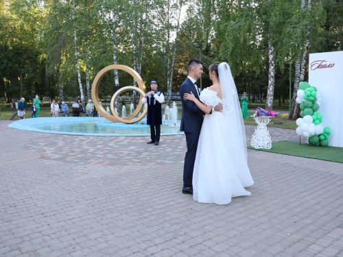 Без әле дә бергә, без әле дә матур: Бүген Актанышта Гаилә, мәхәббәт һәм тугрылык көнендә үрнәк парларны хөрмәтләделәр