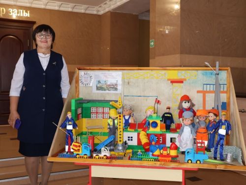 Актаныш районы педагогик хезмәткәрләре конференциясе мәктәпләрнең уңышларын барлаучы күргәзмәдән башланды