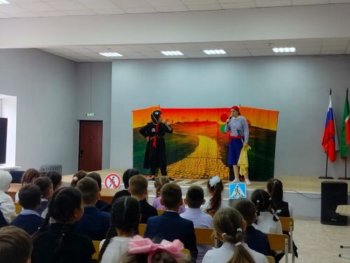 «Игътибар, балалар!» оператив -профилактик чара кысаларында укучылар спектакль карады