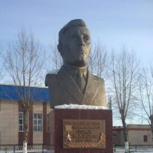 Бүген, 5 гыйнвар - Советлар Союзы Герое Гомәр Мостафа улы Һадимөхәммәтовның туган көне