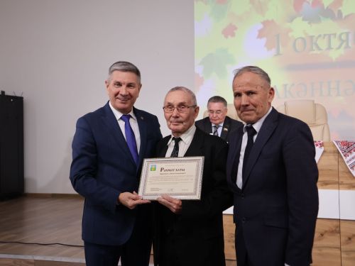 Актаныш районы үсешенә лаеклы өлеш керткән ветераннарыбыз хөрмәтләнде