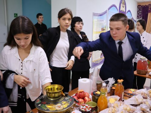 Актаныш технология техникумында хәйрия ярминкәсе узды