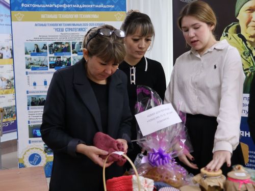 Актаныш технология техникумында хәйрия ярминкәсе узды