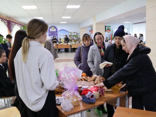 Актаныш технология техникумында хәйрия ярминкәсе узды