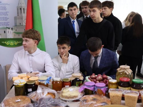 Актаныш технология техникумында хәйрия ярминкәсе узды
